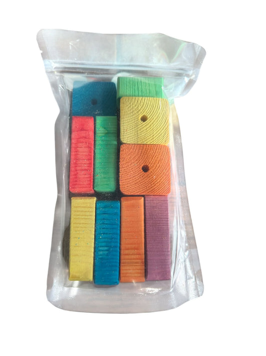 knutsel onderdelen zelf speelgoed maken  voor je papegaai Gekleurde Houten Blokken met Gat