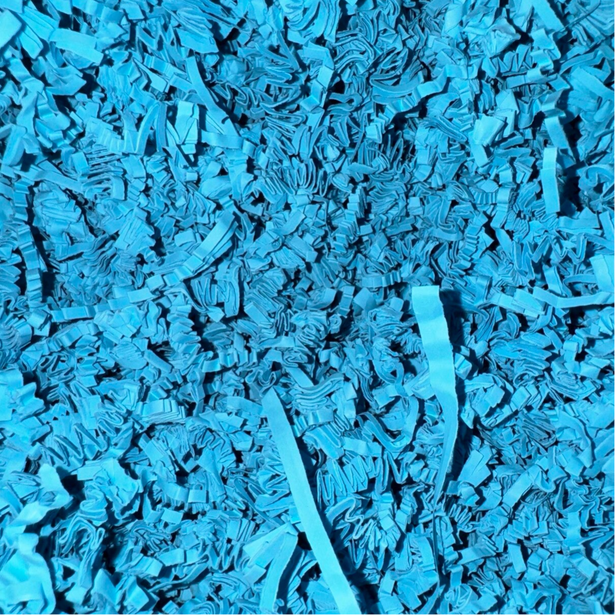 Papieren sliertjes licht blauw